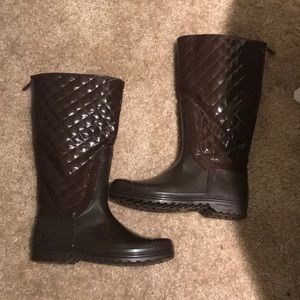 Traction rain boots or FREE with 👠 purchase